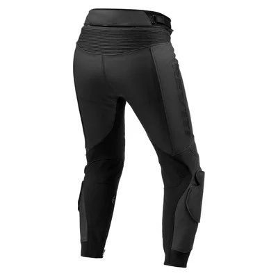 {clothing.title - Bild {iti.cycle}}