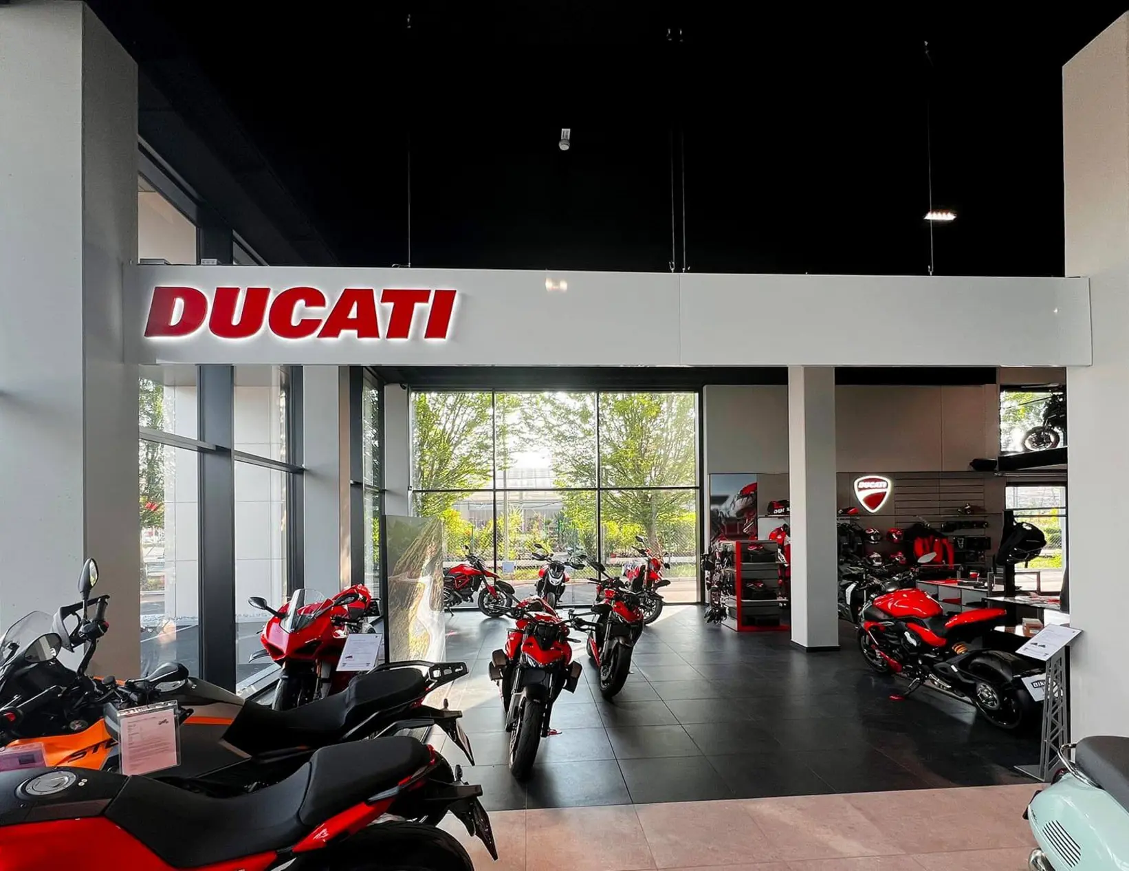 Ducati im Showroom in Krems